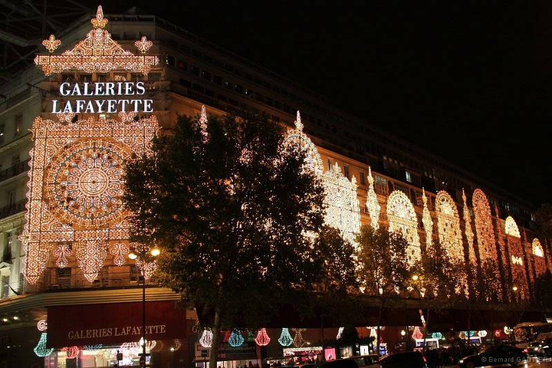 Vitrines de Noel 2010 Grands Magasins Paris_001.JPG